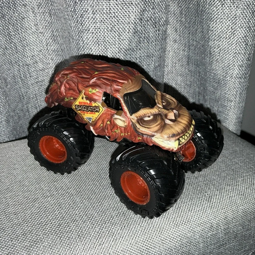Monster Jam Sasquatch Monster Truck 1:64 Diecast